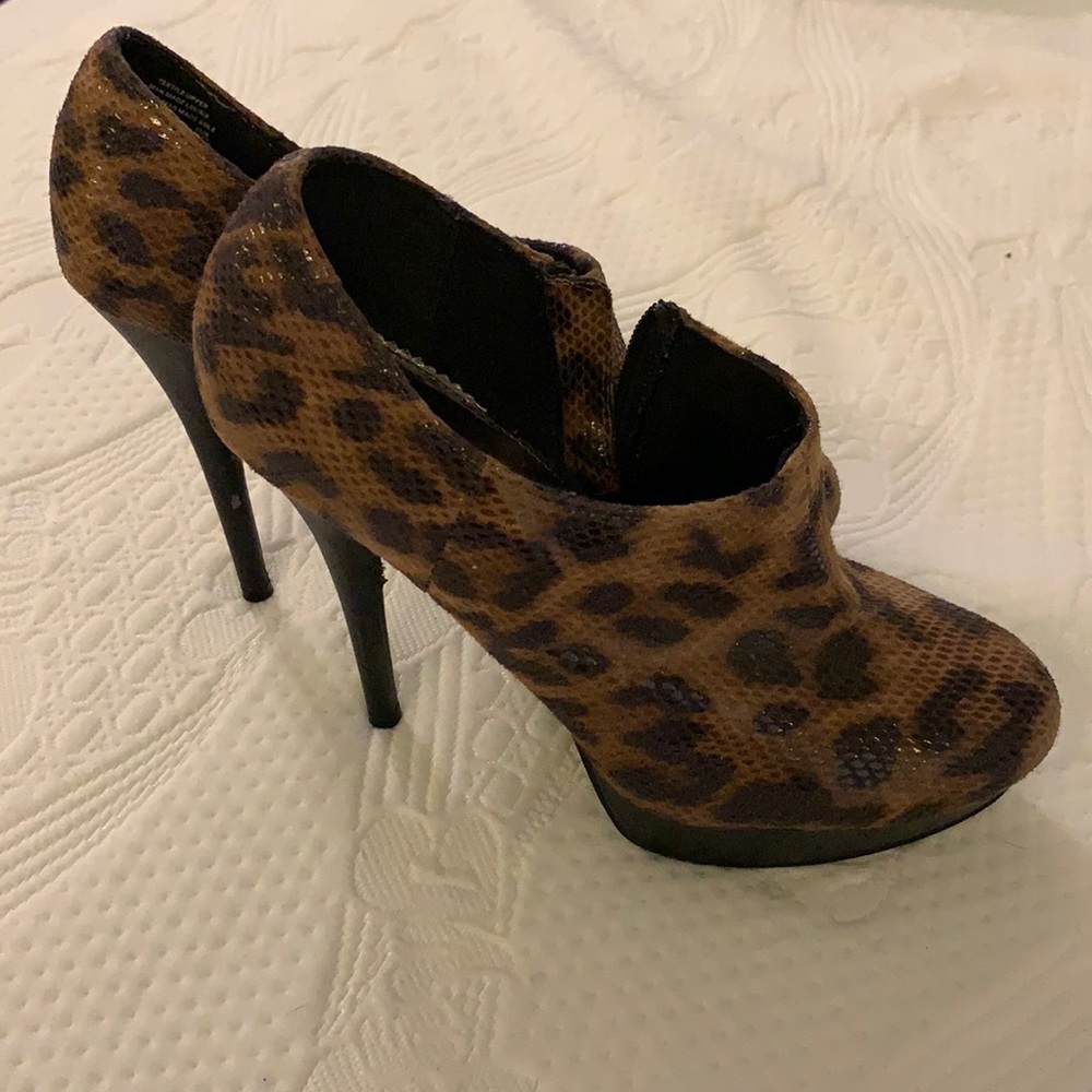 Leopard boot high heel